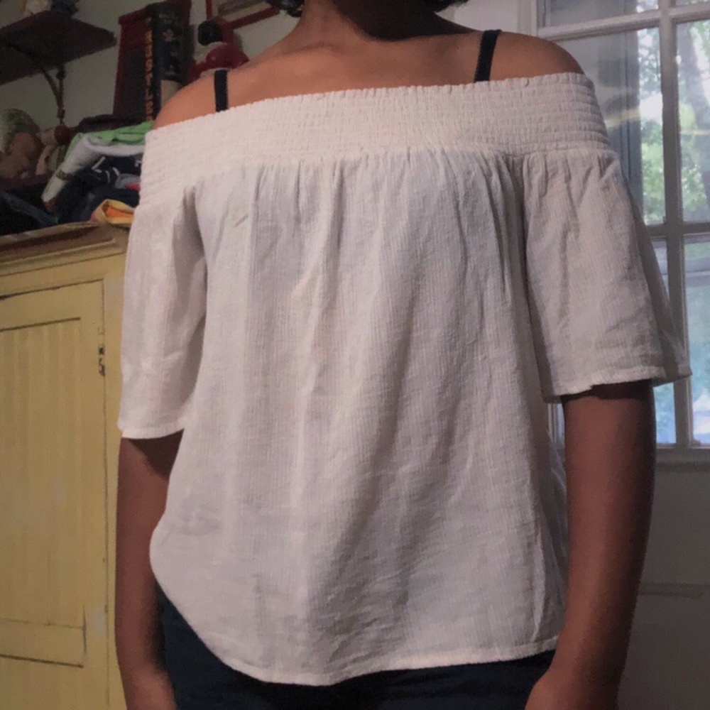 i never wear this top, someone show it love